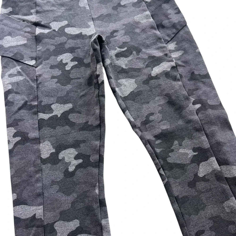 Cabi Women M Black Gray Camo Print Highrise Side Pocket Stretch ATC Legging 3931